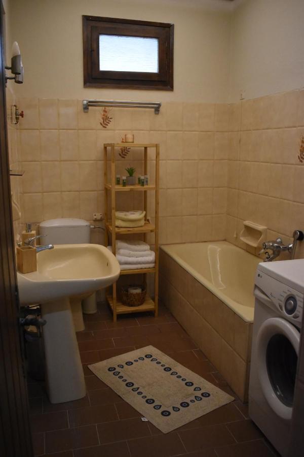 הוילה Néa Ankhíalos Betty'S Garden House מראה חיצוני תמונה